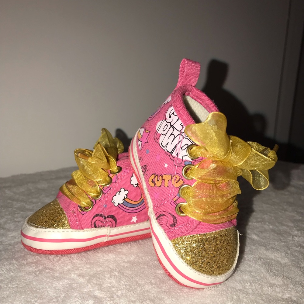 Cutie pie graffiti sneakers